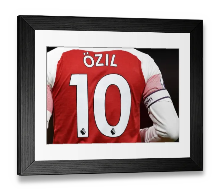 Framed Print : Mesut Ozil in Action: Arsenal vs Leicester City, Premier League 2018-19 Framed Print : Mesut Ozil in Action: Arsenal vs Leicester City, Premier League 2018-19