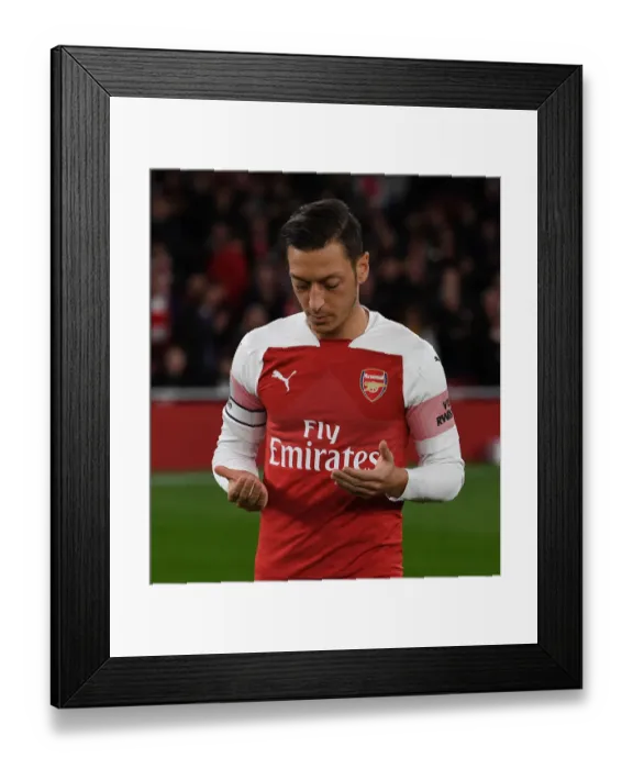 Framed Print : Mesut Ozil: Arsenal Football Club's Pre-Match Focus at Emirates Stadium (vs Leicester City, 2018-19) Framed Print : Mesut Ozil: Arsenal Football Club's Pre-Match Focus at Emirates Stadium (vs Leicester City, 2018-19)