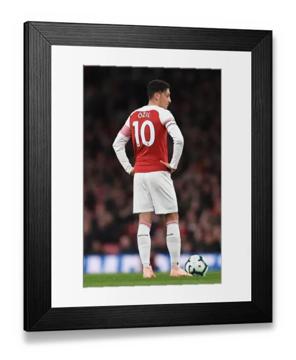 Framed Print : Ozil 1 181022WAFC Framed Print : Ozil 1 181022WAFC