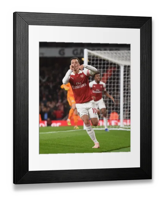 Framed Print : Ozil goal 2 181022WAFC Framed Print : Ozil goal 2 181022WAFC