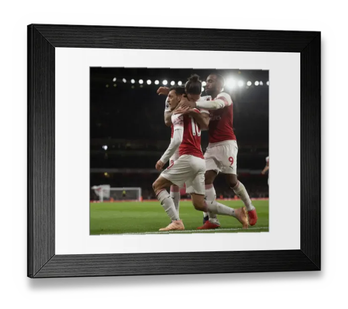 Framed Print : Ozil goal 7 181022WAFC Framed Print : Ozil goal 7 181022WAFC
