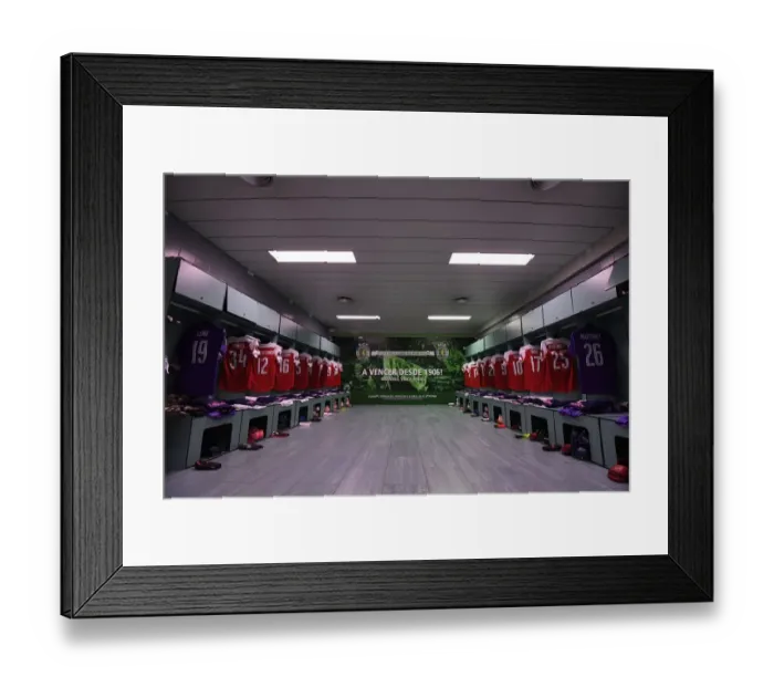 Framed Print : Arsenal's Pre-Match Huddle: Sporting Lisbon v Arsenal, UEFA Europa League 2018-19