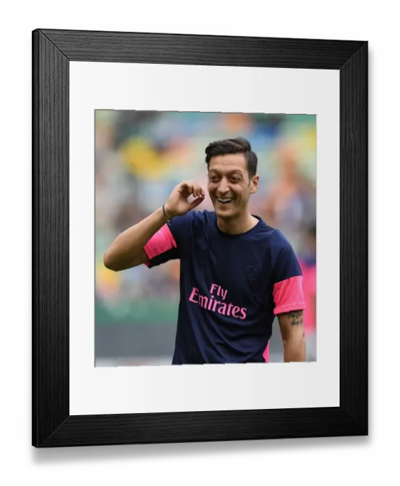 Framed Print : Mesut Ozil's Pre-Match Routine: Arsenal vs. Sporting CP, Europa League 2018-19 Framed Print : Mesut Ozil's Pre-Match Routine: Arsenal vs. Sporting CP, Europa League 2018-19