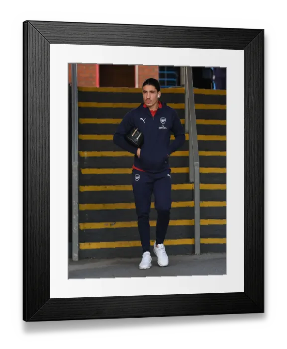 Framed Print : Hector Bellerin Heads to Selhurst Park: Arsenal FC vs Crystal Palace, Premier League 2018-19 Framed Print : Hector Bellerin Heads to Selhurst Park: Arsenal FC vs Crystal Palace, Premier League 2018-19