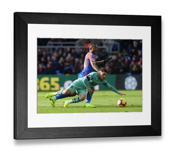 Framed Print : Torreira vs Ayew: Intense Battle in Crystal Palace vs Arsenal FC Premier League Clash