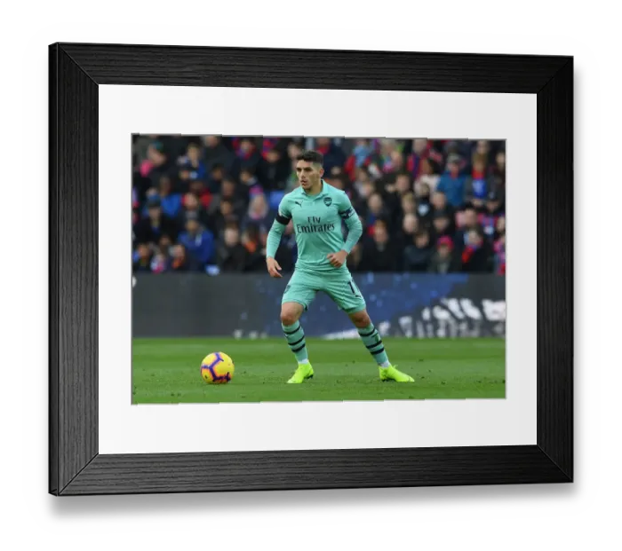 Framed Print : Lucas Torreira in Action: Arsenal's Midfield Maestro Shines Against Crystal Palace in Premier League 2018-19