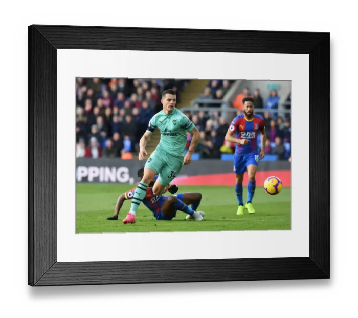 Framed Print : Granit Xhaka in Action: Crystal Palace vs Arsenal, Premier League 2018-19 Framed Print : Granit Xhaka in Action: Crystal Palace vs Arsenal, Premier League 2018-19