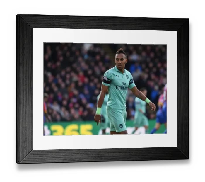 Framed Print : Aubameyang in Action: Arsenal vs. Crystal Palace, Premier League 2018-19 Framed Print : Aubameyang in Action: Arsenal vs. Crystal Palace, Premier League 2018-19