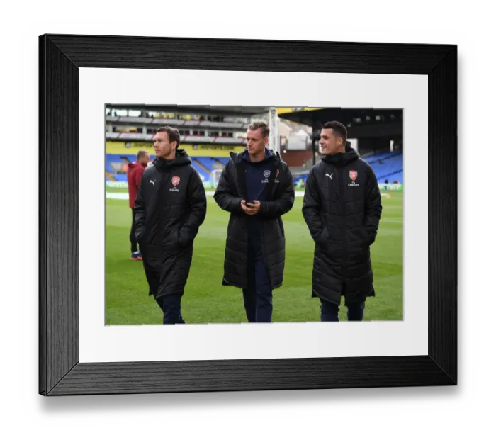 Framed Print : Arsenal Players Check Out Selhurst Park Pitch Before Crystal Palace Clash (2018-19)