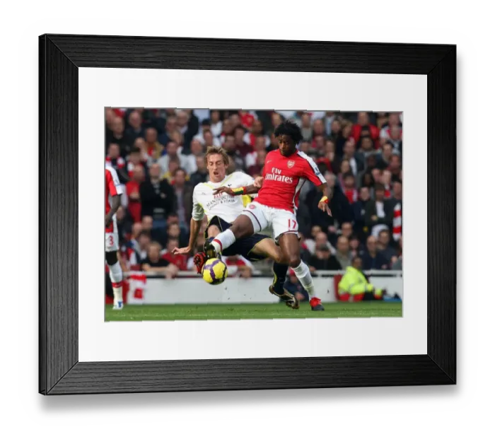 Framed Print : Alex Song (Arsenal) Peter Crouch (Tottenham) Framed Print : Alex Song (Arsenal) Peter Crouch (Tottenham)