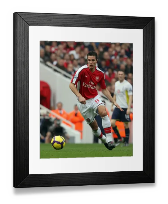 Framed Print : Robin van Persie's Hat-Trick: Arsenal's Triumphant 3-0 Victory over Tottenham (31 / 10 / 09)