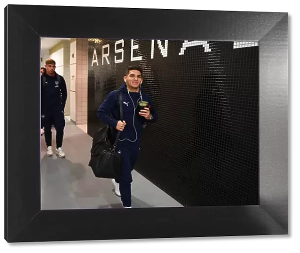 Lucas Torreira in Arsenal Changing Room before Arsenal vs Blackpool, Carabao Cup 2018-19