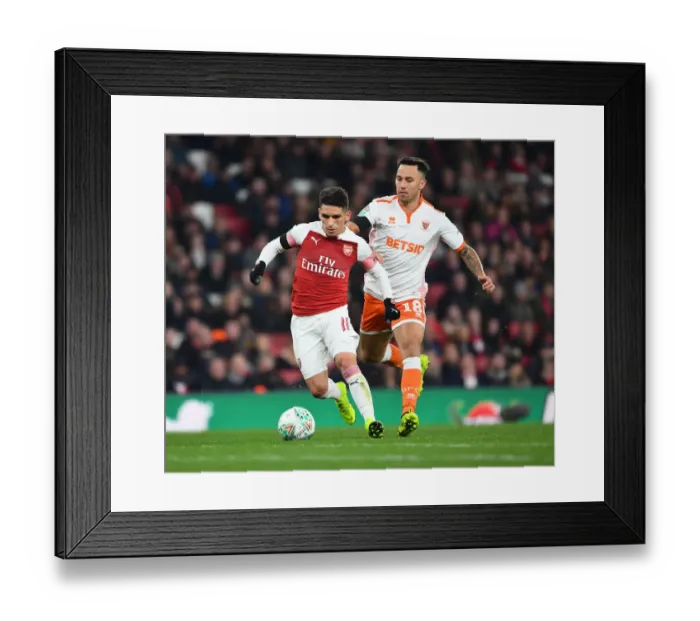 Framed Print : Torreira Overpowers O'Sullivan: Arsenal's Carabao Cup Victory vs Blackpool