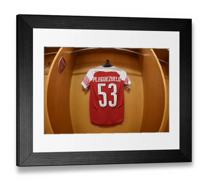 Framed Print : Arsenal's Julio Pleguezuelo Prepares for Carabao Cup Clash Against Blackpool Framed Print : Arsenal's Julio Pleguezuelo Prepares for Carabao Cup Clash Against Blackpool