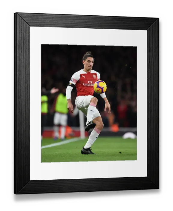 Framed Print : Hector Bellerin in Action: Arsenal vs Liverpool, Premier League 2018-19