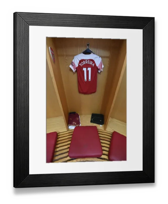 Framed Print : Lucas Torreira's Arsenal Shirt in the Changing Room before Arsenal vs Liverpool (2018-19)