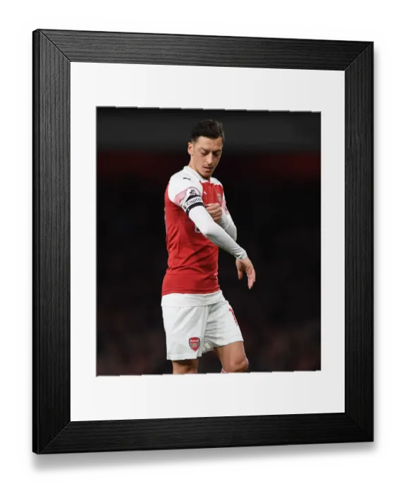 Framed Print : Mesut Ozil in Action: Arsenal vs. Liverpool, Premier League 2018-19 Framed Print : Mesut Ozil in Action: Arsenal vs. Liverpool, Premier League 2018-19