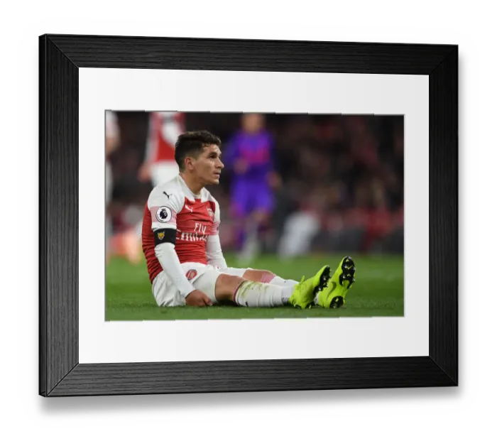 Framed Print : Torreira in Action: Arsenal vs. Liverpool, Premier League 2018-19 Framed Print : Torreira in Action: Arsenal vs. Liverpool, Premier League 2018-19