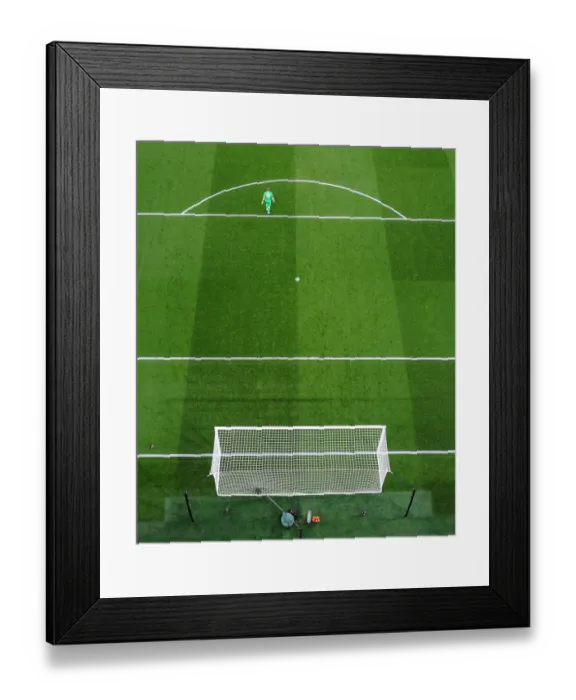 Framed Print : Arsenal vs Liverpool: Bernd Leno Focused Amidst Premier League Tension (2018-19)