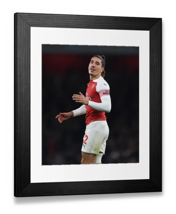 Framed Print : Hector Bellerin in Action: Arsenal vs Liverpool, Premier League 2018-19 Framed Print : Hector Bellerin in Action: Arsenal vs Liverpool, Premier League 2018-19