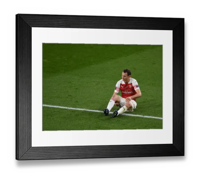 Framed Print : Stephan Lichtsteiner in Action: Arsenal vs Sporting CP, UEFA Europa League, Emirates Stadium Framed Print : Stephan Lichtsteiner in Action: Arsenal vs Sporting CP, UEFA Europa League, Emirates Stadium