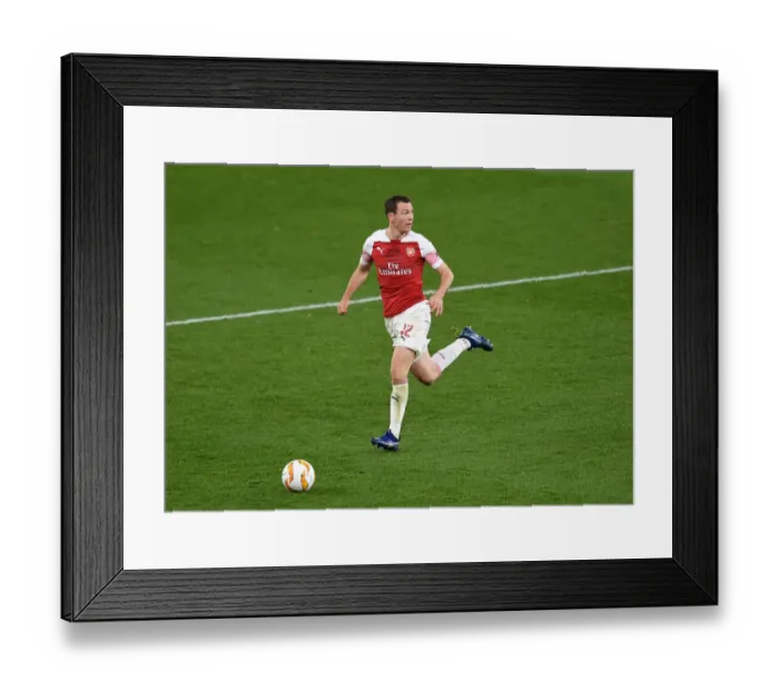 Framed Print : Stephan Lichtsteiner in Action: Arsenal vs Sporting CP, UEFA Europa League 2018-19