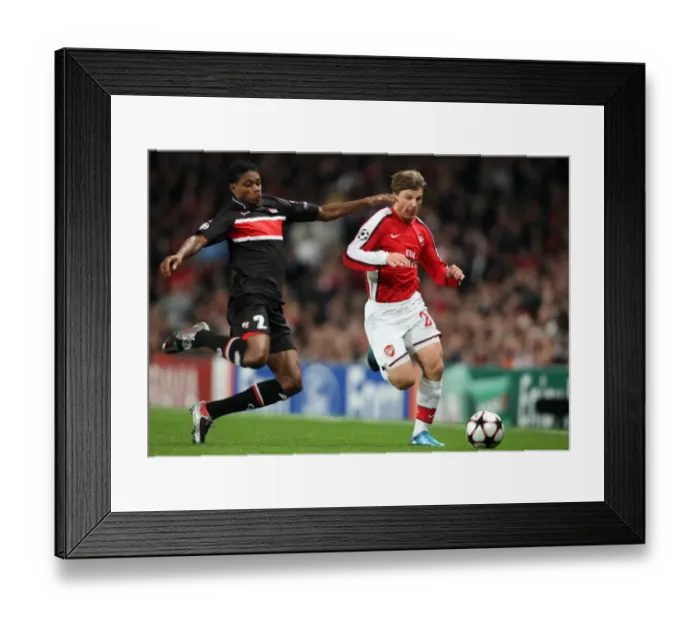 Framed Print : Arsenal's Andrey Arshavin Scores Twice Against AZ Alkmaar's Kew Jaliens: 4-1 Victory in UEFA Champions League Group H at Emirates Stadium (November 4, 2009)