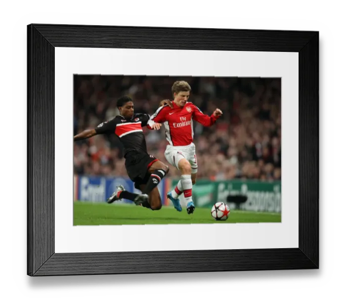 Framed Print : Andrey Arshavin (Arsenal) Kew Jaliens (AZ) Framed Print : Andrey Arshavin (Arsenal) Kew Jaliens (AZ)