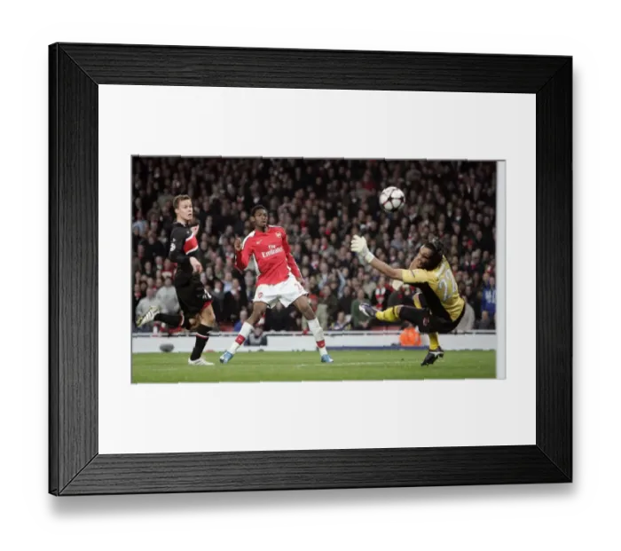 Framed Print : Abou Diaby scores Arsenals 4th goal past Sergio Romero (AZ) Framed Print : Abou Diaby scores Arsenals 4th goal past Sergio Romero (AZ)