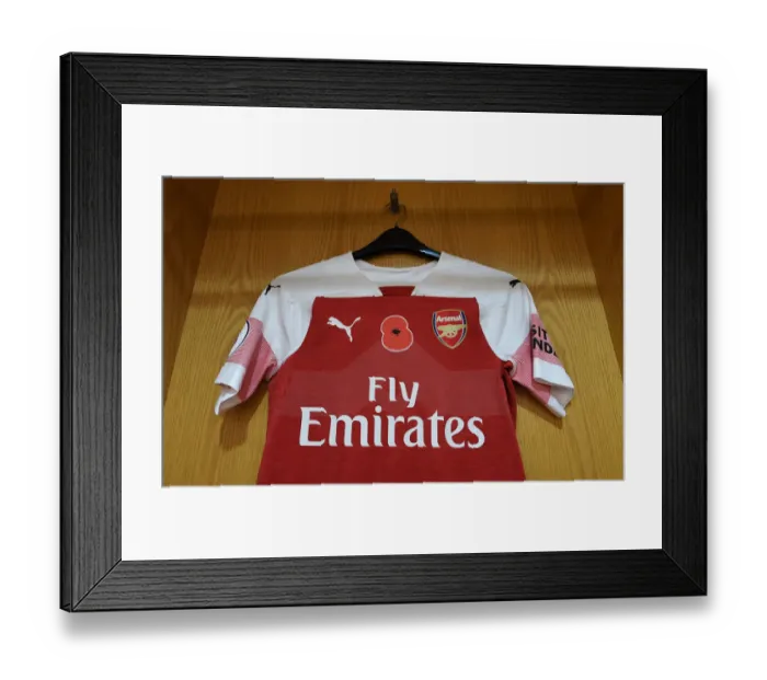 Framed Print : Arsenal's Poppy-Embellished Jerseys: Arsenal FC vs. Wolverhampton Wanderers, Premier League (2018-19) Framed Print : Arsenal's Poppy-Embellished Jerseys: Arsenal FC vs. Wolverhampton Wanderers, Premier League (2018-19)