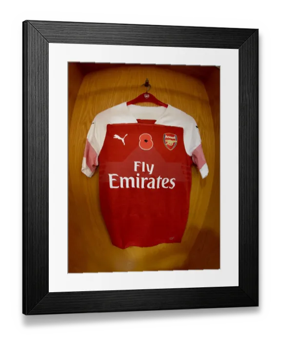 Framed Print : Arsenal FC: Poppy Tribute in Changing Room before Arsenal v Wolverhampton Wanderers (2018-19) Framed Print : Arsenal FC: Poppy Tribute in Changing Room before Arsenal v Wolverhampton Wanderers (2018-19)