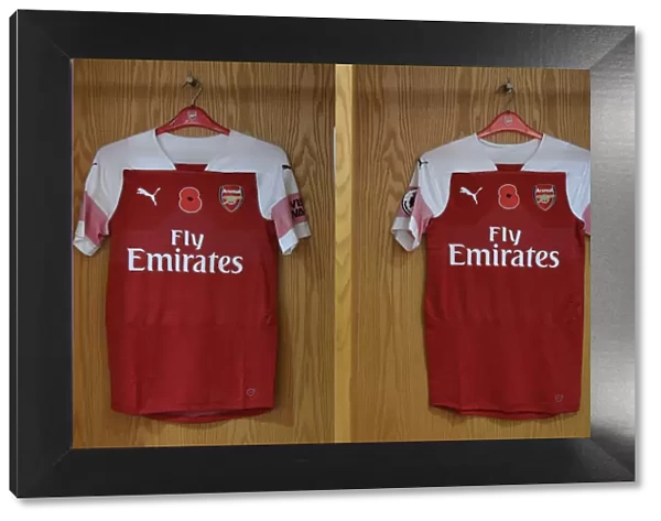 Arsenal Players Prepare for Match in Poppy-Embellished Jerseys, 2018-19 Premier League