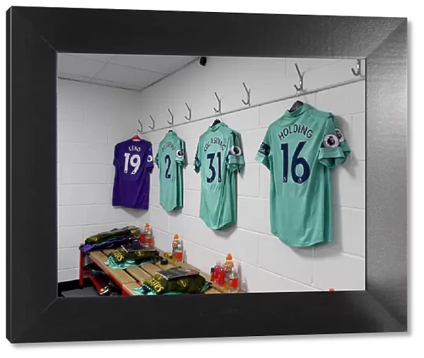 Arsenal FC: Pre-Match Huddle in AFC Bournemouth Changing Room (2018-19)