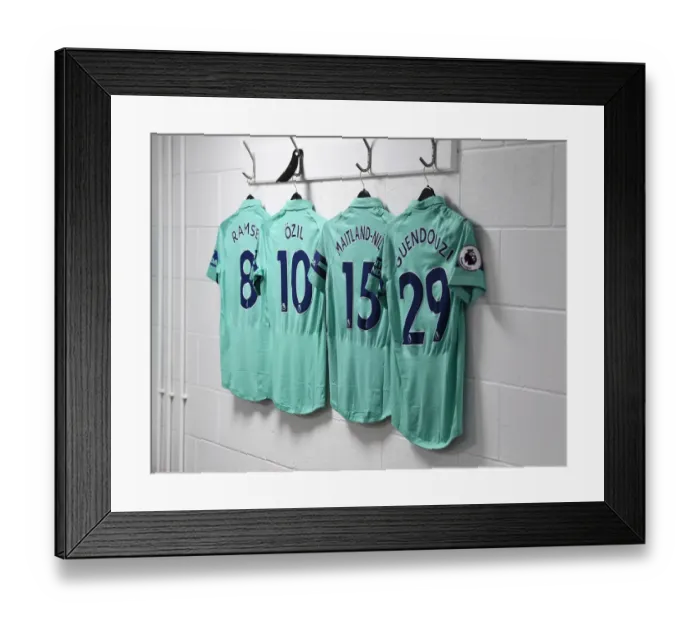 Framed Print : Arsenal Football Club: Unity Before Battle - AFC Bournemouth Changing Room (2018-19) Framed Print : Arsenal Football Club: Unity Before Battle - AFC Bournemouth Changing Room (2018-19)