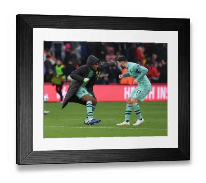 Framed Print : Celebrating Victory: Iwobi and Kolasinac of Arsenal