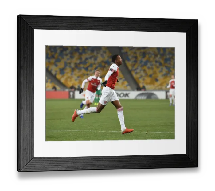 Framed Print : Joe Willock's Hat-Trick: Arsenal Cruise Past Vorskla Poltava in Europa League
