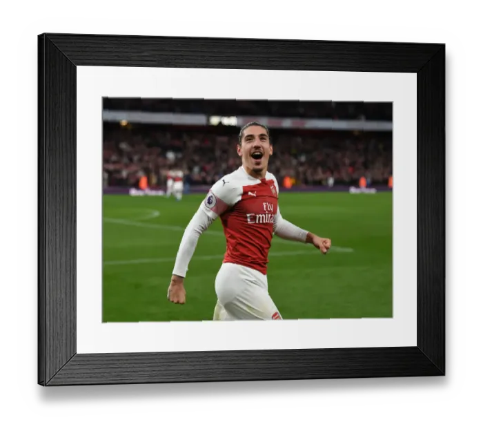 Framed Print : Hector Bellerin's Dramatic Late Goal: Arsenal's Victory Over Tottenham (2018-19)