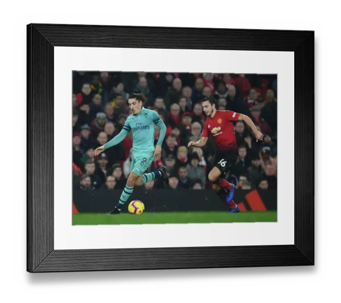 Framed Print : Bellerin vs Darmian: Battle at Old Trafford - Manchester United vs Arsenal FC, Premier League 2018-19 Framed Print : Bellerin vs Darmian: Battle at Old Trafford - Manchester United vs Arsenal FC, Premier League 2018-19