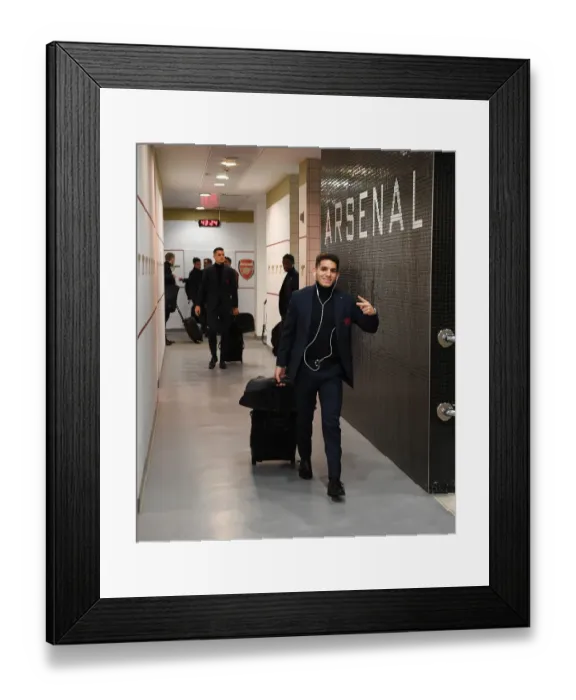 Framed Print : Lucas Torreira: Focus and Preparation in Arsenal Changing Room (Arsenal v Huddersfield Town, 2018-19)