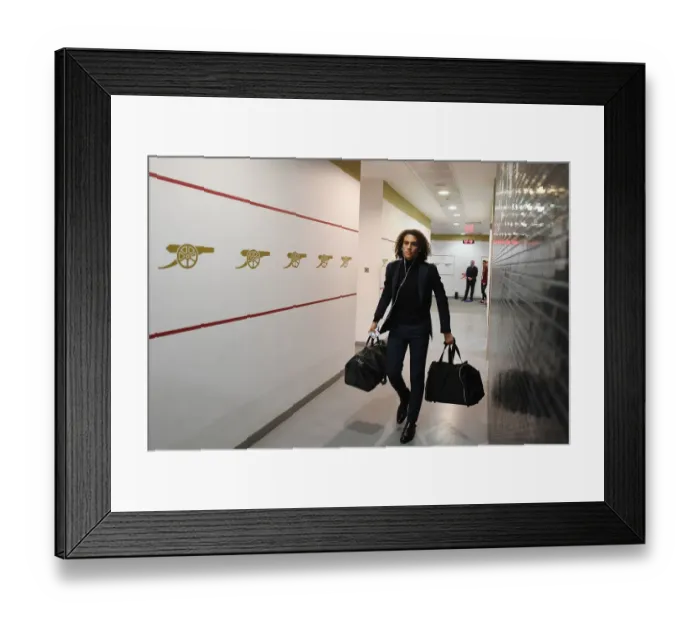 Framed Print : Matteo Guendouzi in Arsenal Changing Room Before Arsenal v Huddersfield Town, Premier League (2018-19) Framed Print : Matteo Guendouzi in Arsenal Changing Room Before Arsenal v Huddersfield Town, Premier League (2018-19)