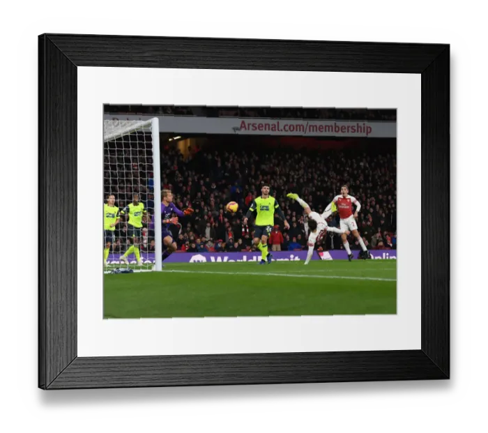 Framed Print : Lucas Torreira Scores: Arsenal's Thrilling Victory Over Huddersfield Town, Premier League 2018-19