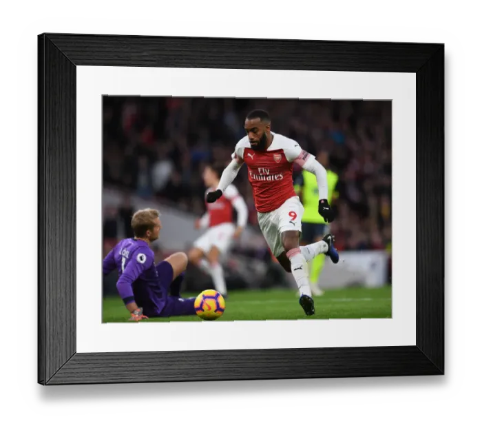 Framed Print : Alexandre Lacazette in Action for Arsenal vs Huddersfield Town, Premier League 2018-19