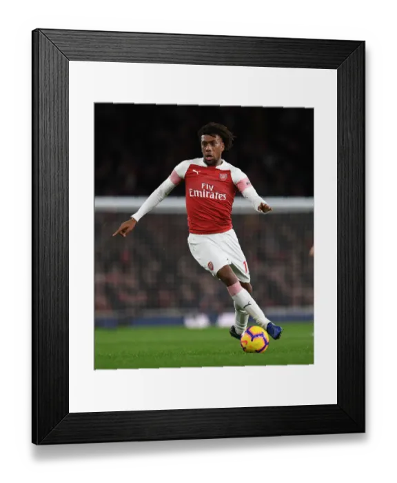 Framed Print : Alex Iwobi in Action: Arsenal vs Huddersfield Town, Premier League 2018-19