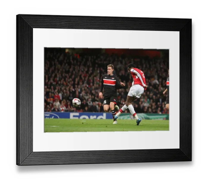 Framed Print : Abou Diaby scores Arsenals 4th goal as Niklas Moisander