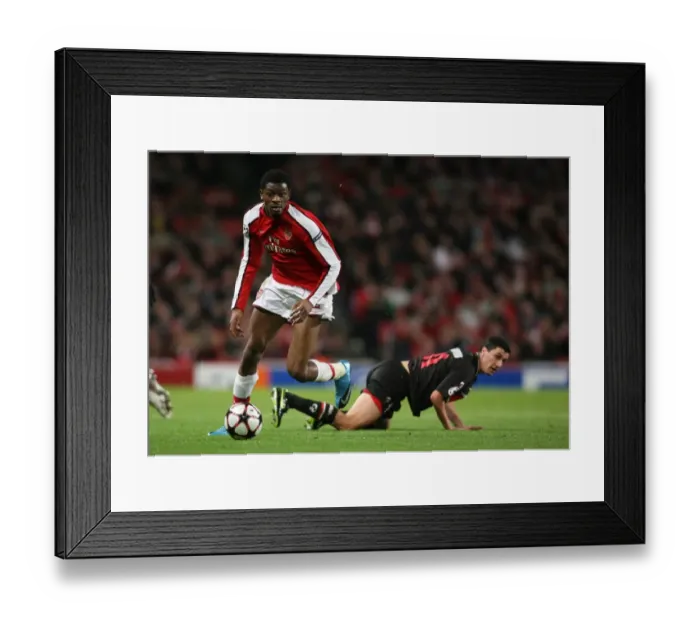 Framed Print : Cesc Fabregas (Arsenal) Maarten Martens (AZ) Framed Print : Cesc Fabregas (Arsenal) Maarten Martens (AZ)