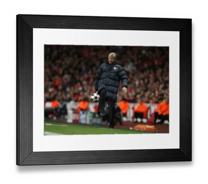 Framed Print : Arsene Wenger's Champions League Triumph: Arsenal's 4-1 Victory over AZ Alkmaar