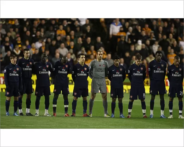 Minutes of Silence: Arsenal's Victory Over Wolves, 1:4 Premier League Win, 2009