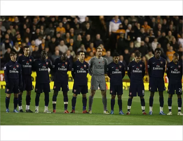 Minutes of Silence: Arsenal's Victory Over Wolves, 1:4 Premier League Win, 2009
