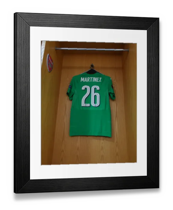 Framed Print : Arsenal: Empty Changing Room - Arsenal v Qarabag, UEFA Europa League (2018-19)