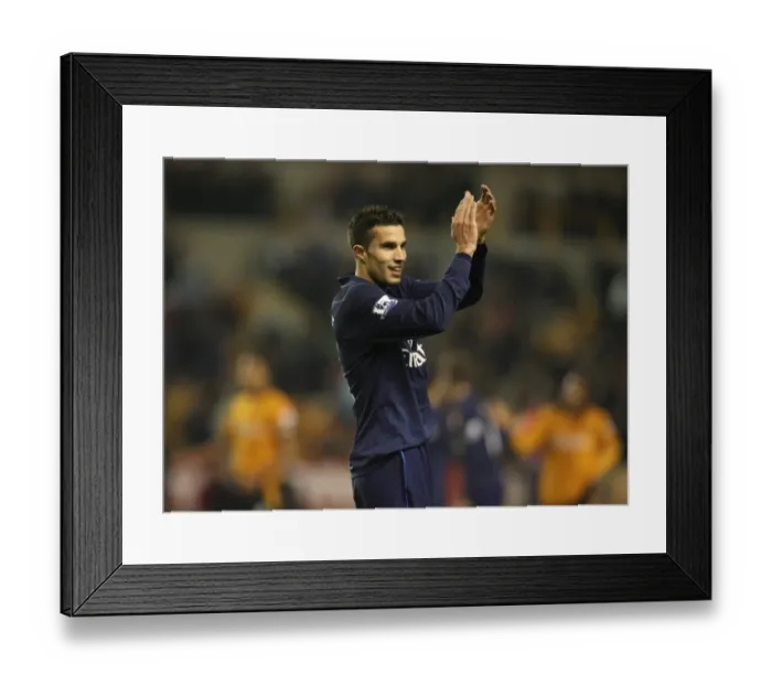 Framed Print : Robin van Persie salutes the Arsenal fans after the match Framed Print : Robin van Persie salutes the Arsenal fans after the match
